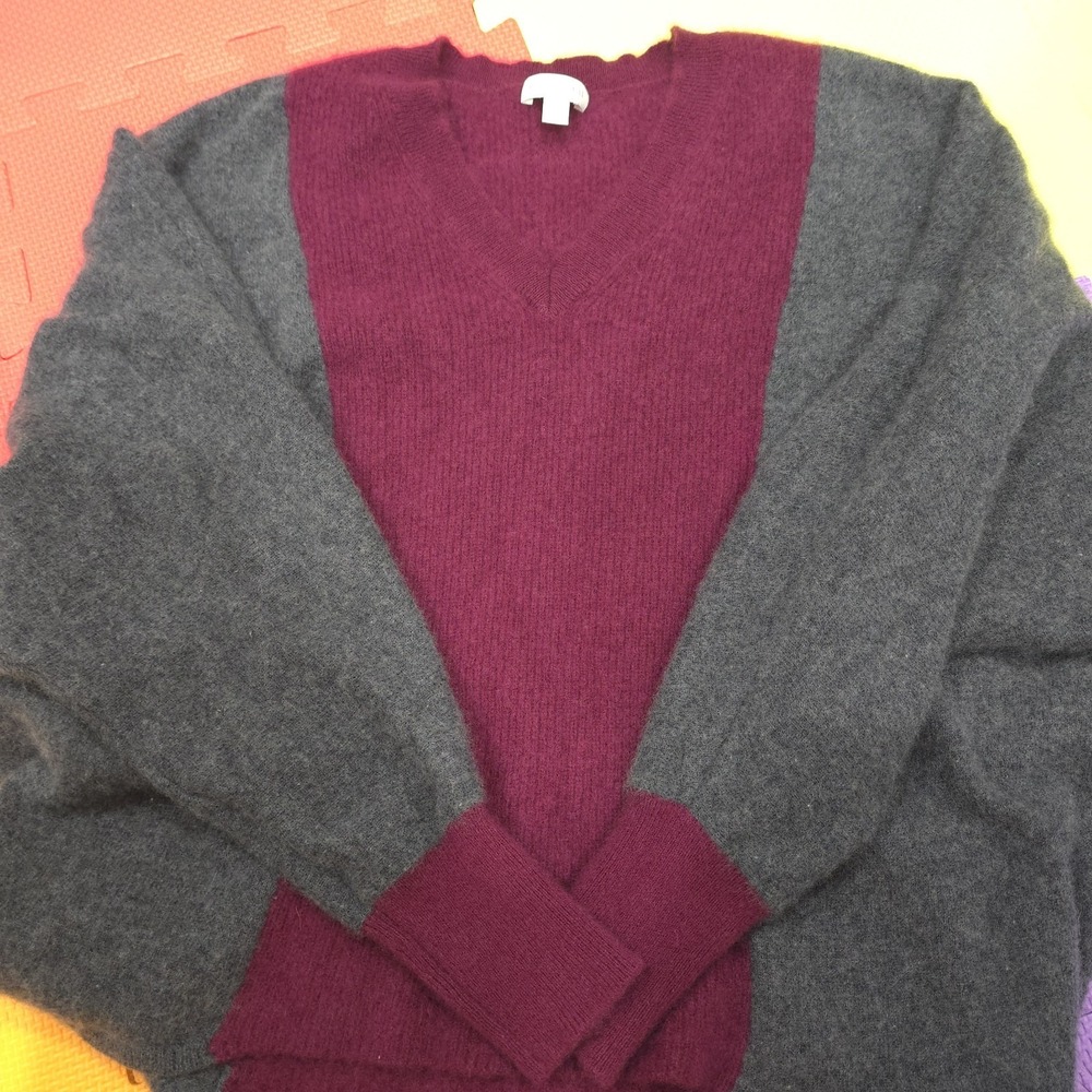 Garnet Hill 100% Recycled Cashmere V-Neck Sweater Women's Size S Colorblock Gray